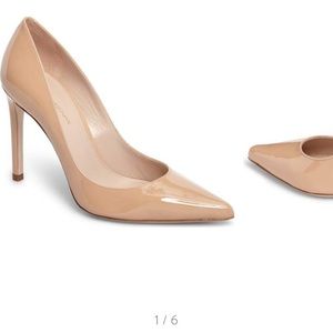 Stuart Weitzman Curvia Pump